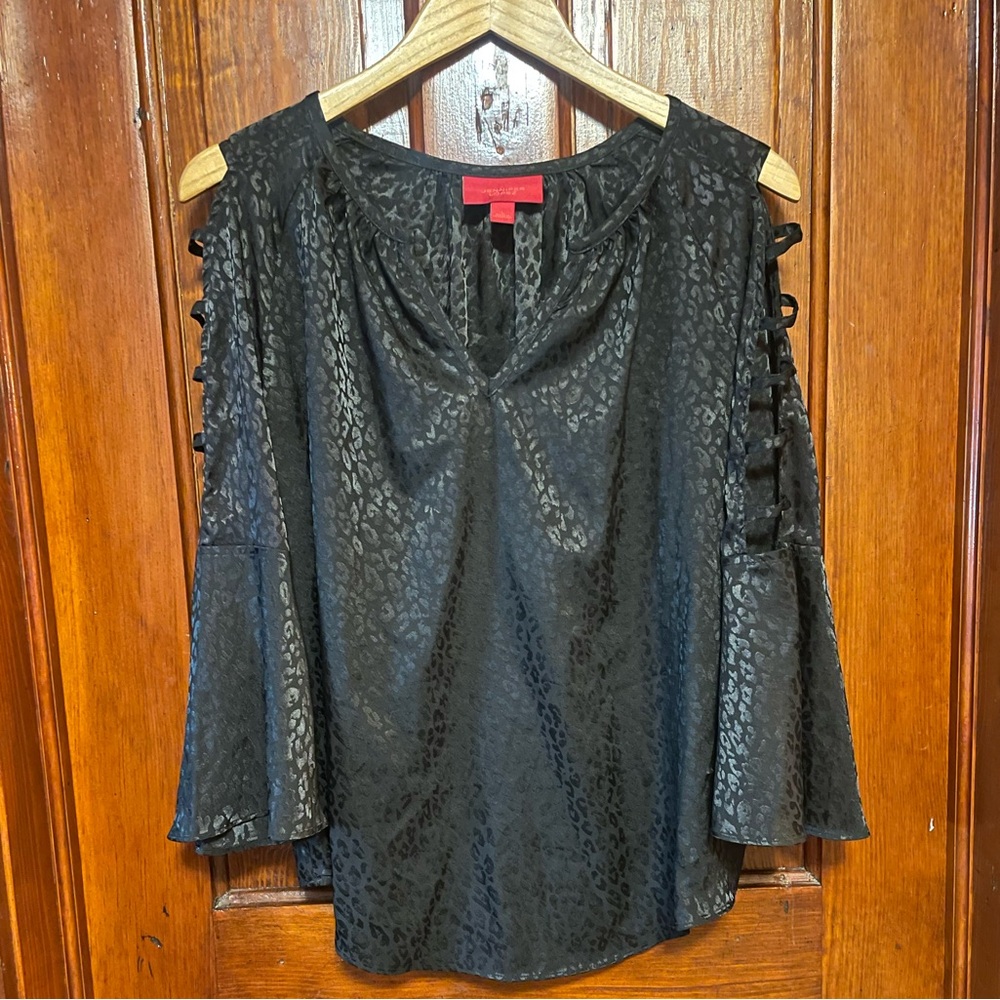 Jennifer Lopez Black Jacquard Leopard Print Lace-Up Cold Shoulder Blouse - L